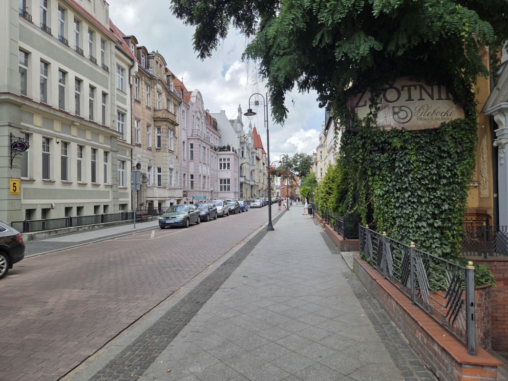 Tak wygląda jedna z najbardziej eleganckich ulic w Bydgoszczy. Zapraszamy na spacer po ul. Cieszkowskiego