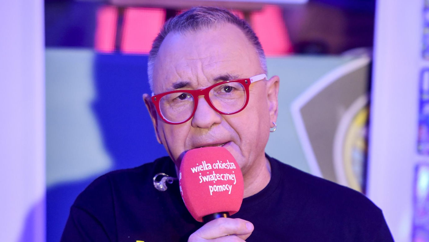 Jerzy Owsiak na przestrzeni lat. Tak zmieniał się jego charakterystyczny wizerunek