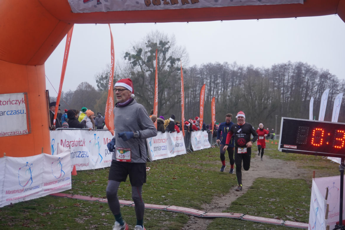 11. Bieg Mikołajkowy nad Jeziorem Strzeszyńskim w Poznaniu