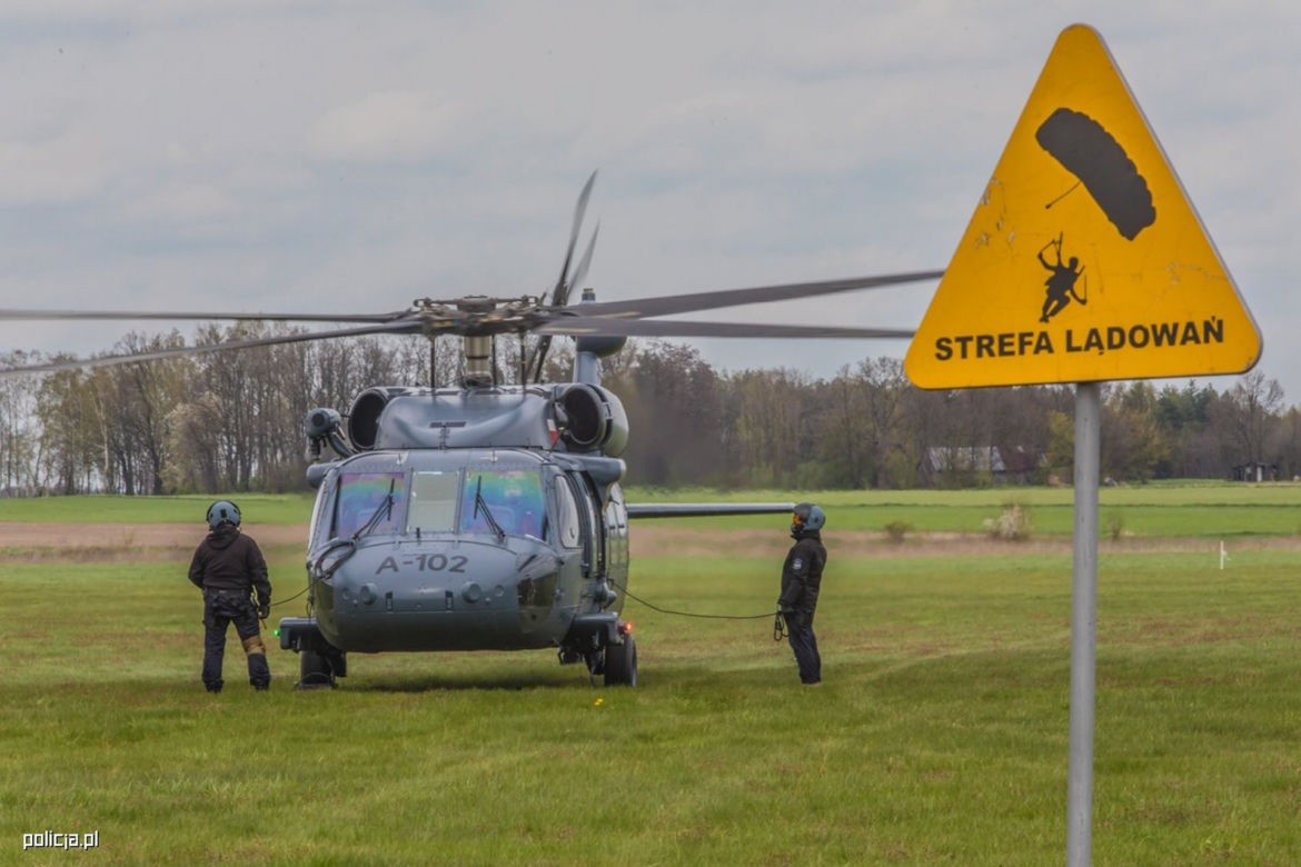 Policyjny black hawk