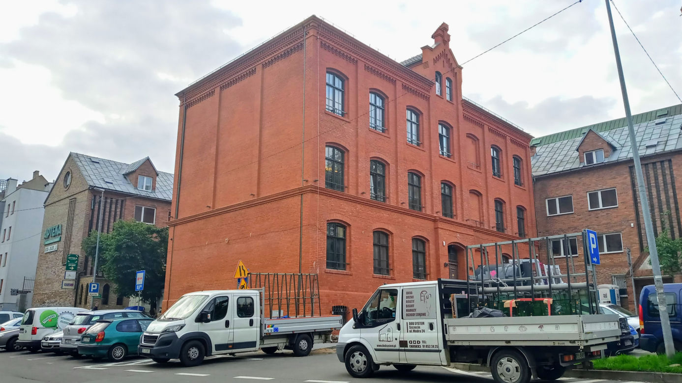 Biblioteka przy placu Matki Teresy z Kalkuty