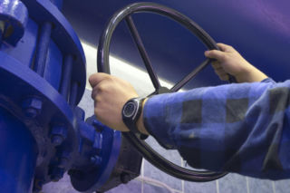 Czy Iran może zaatakować „Zdobywcami” instalacje odsalania wody?