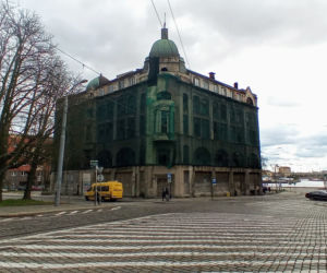 Stara drukarnia u zbiegu ulic Dworcowej i Św. Ducha