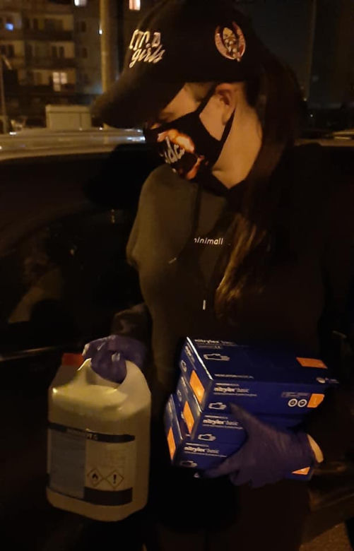 Kibice na pomoc szpitalom i lekarzom. Tak pomagają dziewczyny z Torcida Girls. Zobaczcie [ZDJĘCIA]