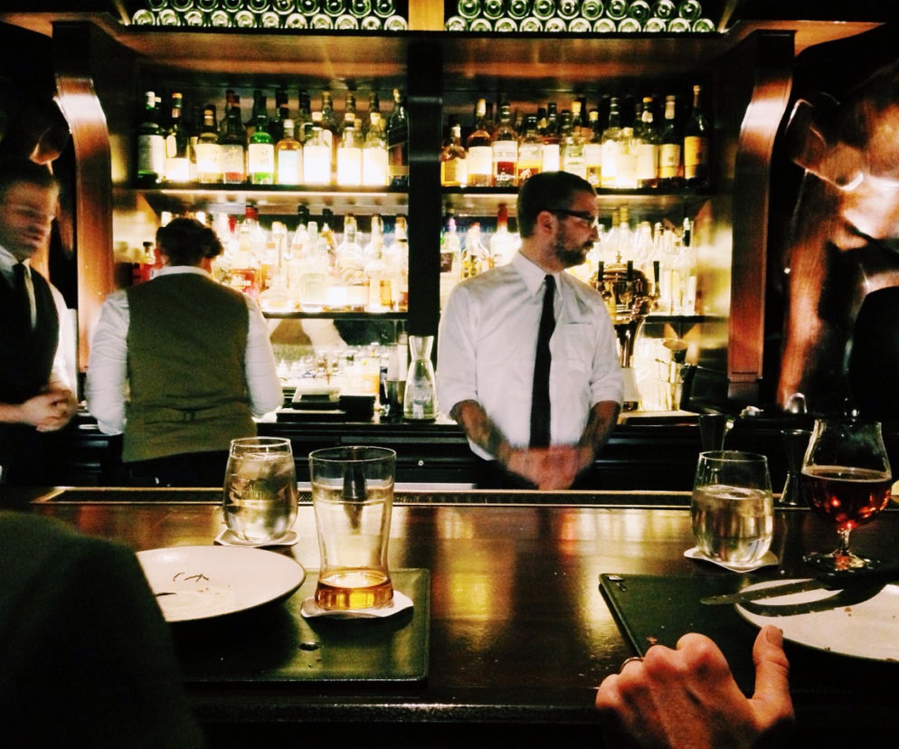 barman, bar, restauracja
