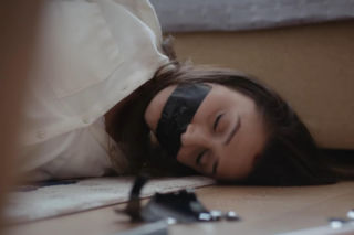 Dziedzictwo, odcinek 898: Derya znęca się nad siostrą. Ferit zaczyna coś podejrzewać