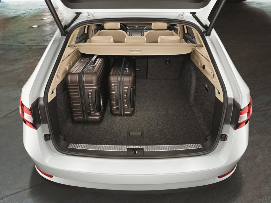 Nowa Skoda Superb Combi
