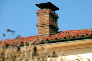 Życie starego komina. Może dymić, ale nie musi. Będzie służyć przez wieki i obsłuży nawet najnowocześniejsze urządzenia grzewcze