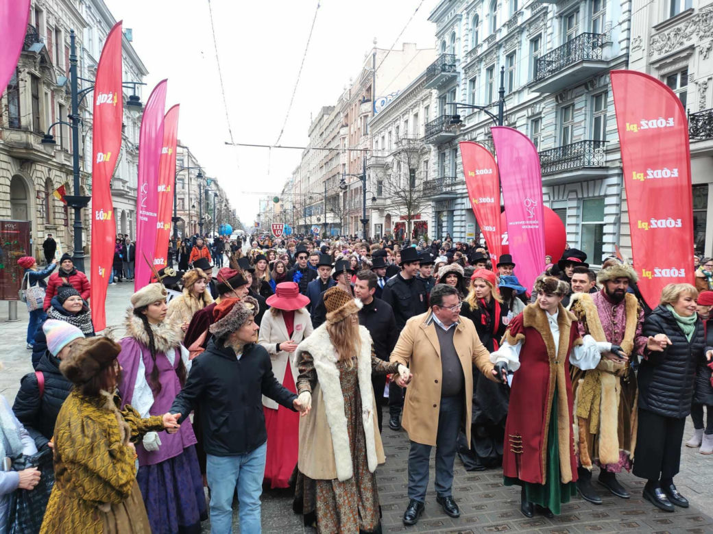 Polonez dla Łodzi. Setki łodzian we wspólnym tańcu [ZDJĘCIA]
