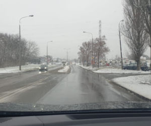 Zimowe warunki na drogach! Śnieg sypie w Olsztynie i w okolicy