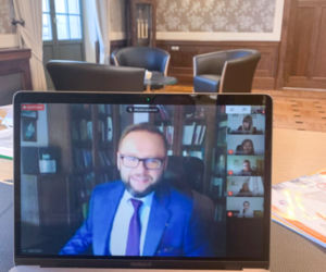 Śląskie uczelnie w obliczu pandemii. Zajęcia, egzaminy i obrony prac przed komputerem