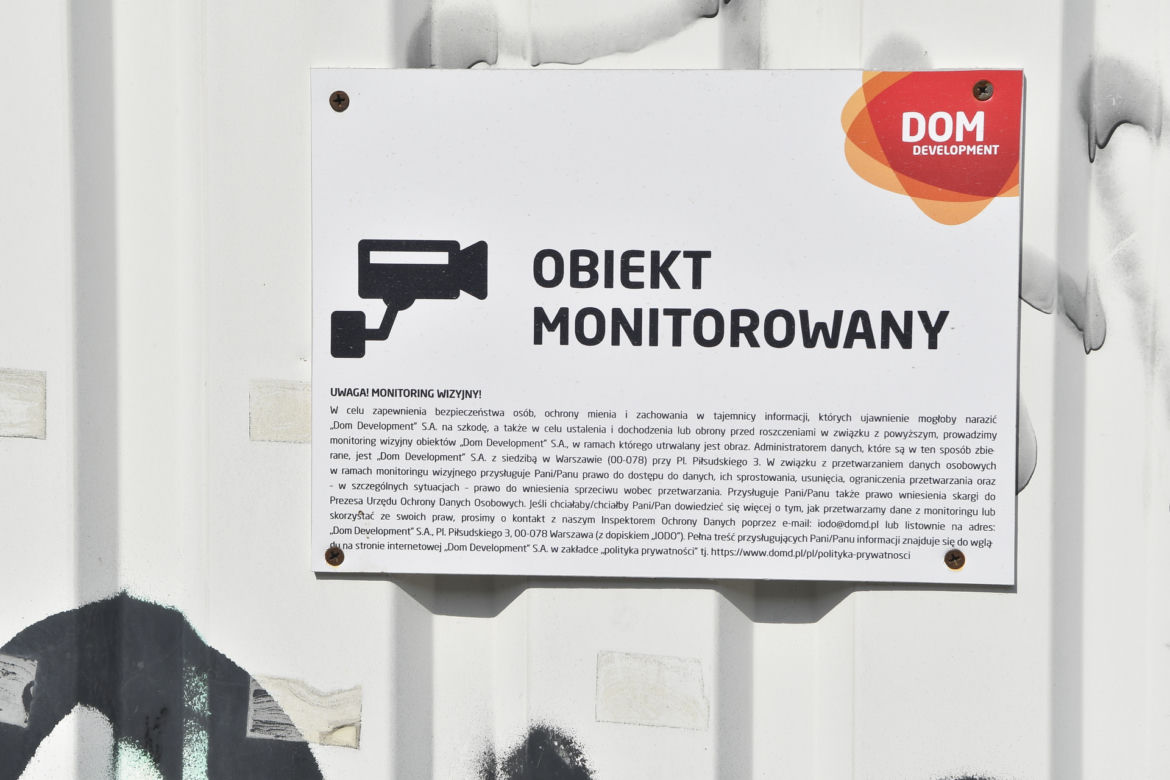 Niedokończony biurowiec od ponad 20 lat straszy swym wyglądem "szkieletora"