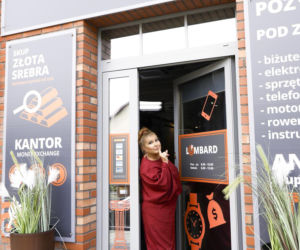 Katarzyna Skrzynecka na planie serialu Lombard. Życie pod zastaw