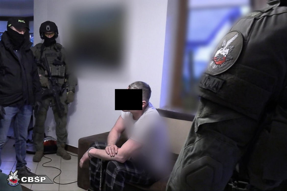 CBŚP rozbiło niebezpieczny gang z PIaseczna. 13 osób zatrzymanych
