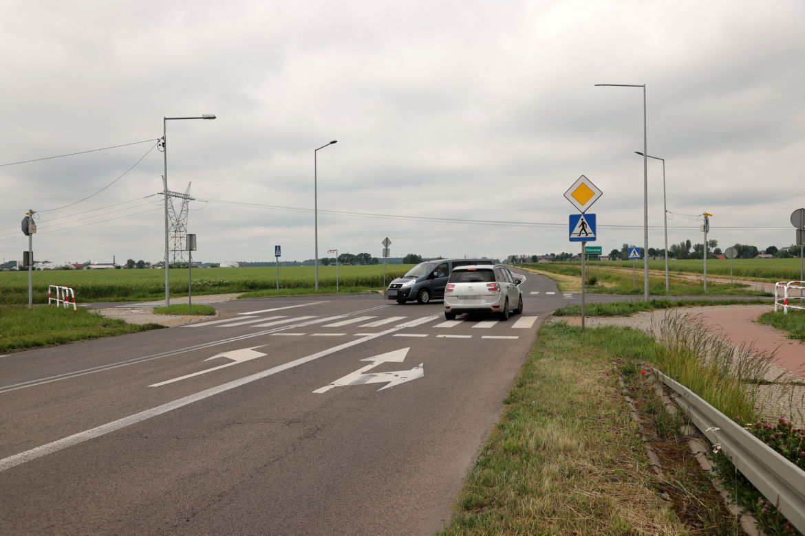 Znak "stop" stanął na skrzyżowaniu śmierci. Minął rok od potwornej tragedii w Elżbietowie