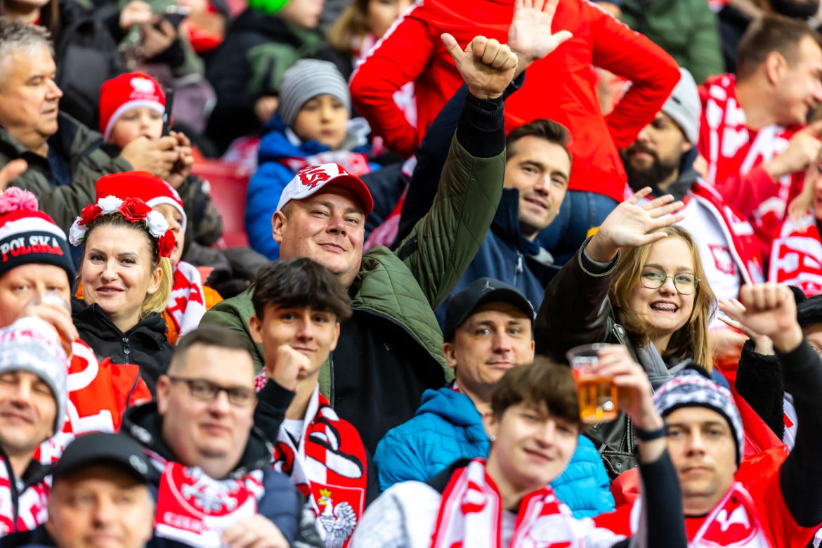 Kibice na meczu Polska -Mołdawia