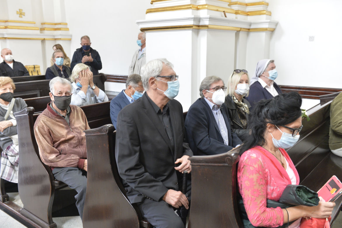 Przyjaciele żegnają Wiesława Gołasa. Płacz ukochanej żony