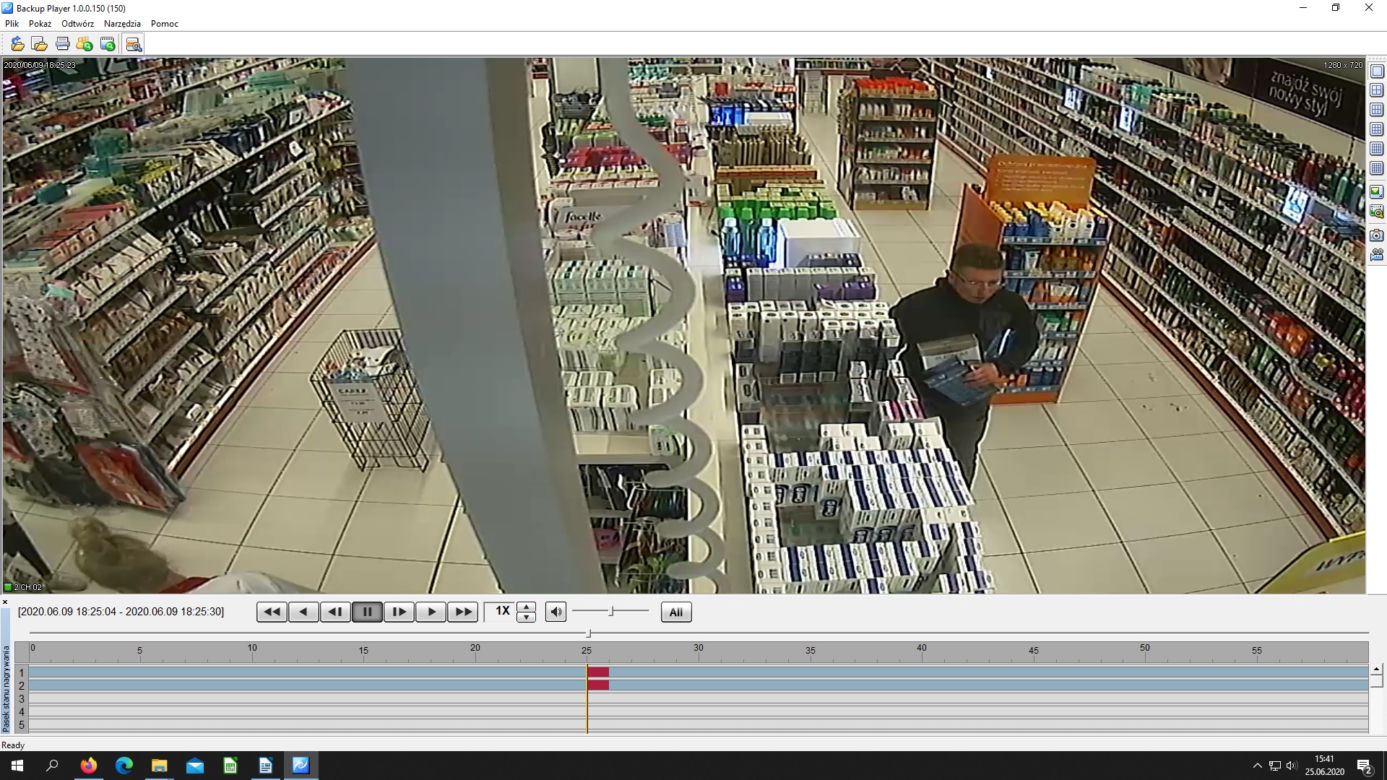 Okradł sklep w Białobrzegach! Policja publikuje wizerunek podejrzanego. Rozpoznajesz go?