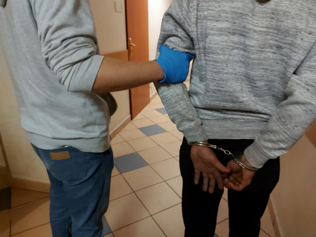 W biały dzień splądrowali mieszkanie w Otwocku! Trudno uwierzyć, co stamtąd zabrali