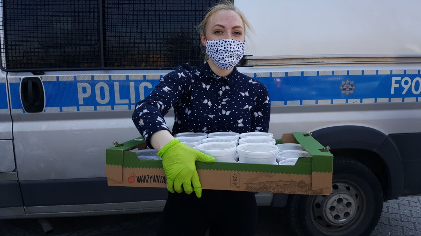 Bełchatowianka przygotowuje posiłki dla policjantów i medyków! 
