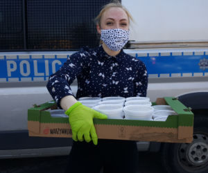 Bełchatowianka przygotowuje posiłki dla policjantów i medyków! 