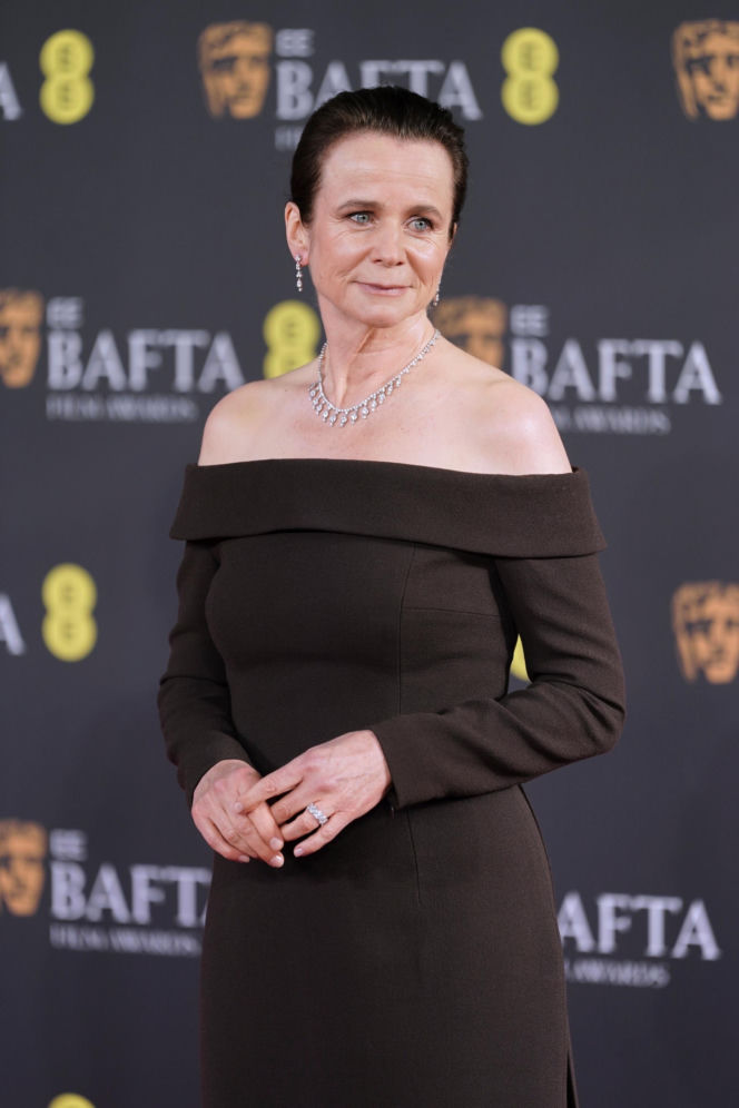 Gwiazdy przebrane za abażury na Bafta. Kto się popisał najlepszą kreacją?