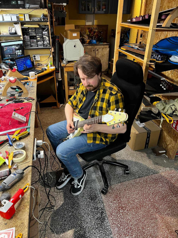 Jason Momoa zamówił gitarę od Polaków! 