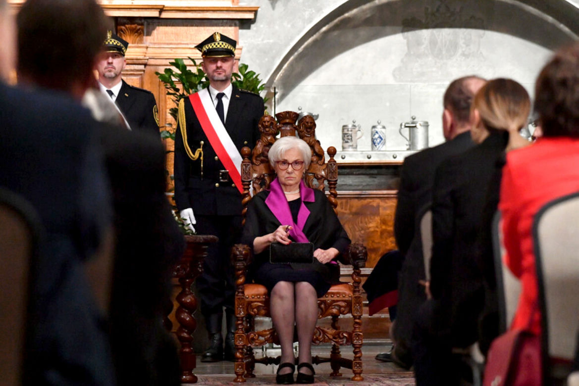 Danuta Wałęsa jak królowa