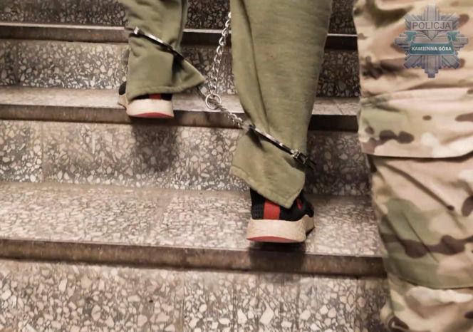 Horror na ulicach Kamiennej Góry. 30-latek polował na kobiety. Jest w areszcie