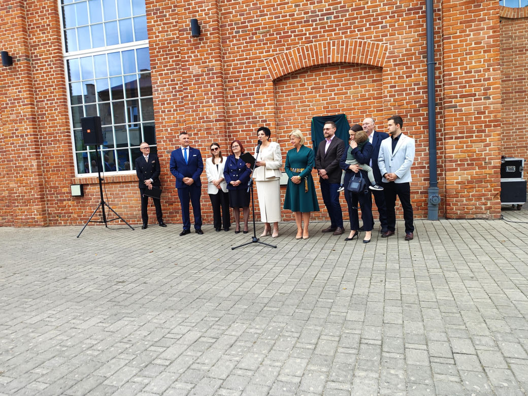 Rozpoczeły się obchody 20-lecia MSCW "Elektrownia" - Dziś odsłonięto tablicę upamiętniająca wieloletniego dyrektorka instytucji