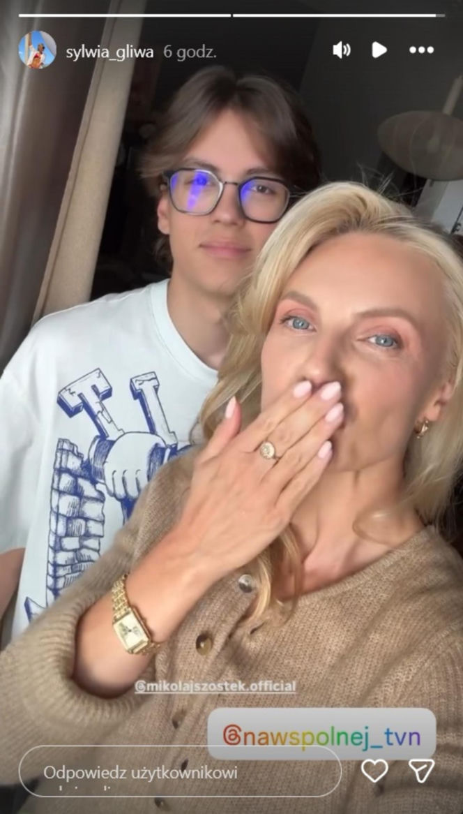 Na Wspólnej na planie. Kajtek (Mikołaj Szostek), Monika (Sylwia Gliwa)