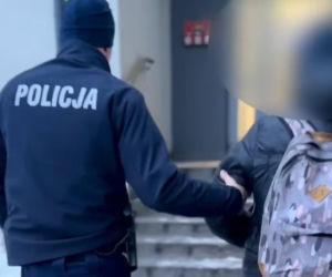 Dzielnicowy st. asp. Bartłomiej Pipka to prawdziwy rekordzista w zatrzymywaniu osób ukrywających się przed wymiarem sprawiedliwości