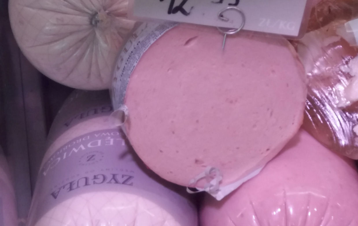 Matka Madzi zajada się kotletami z mortadeli
