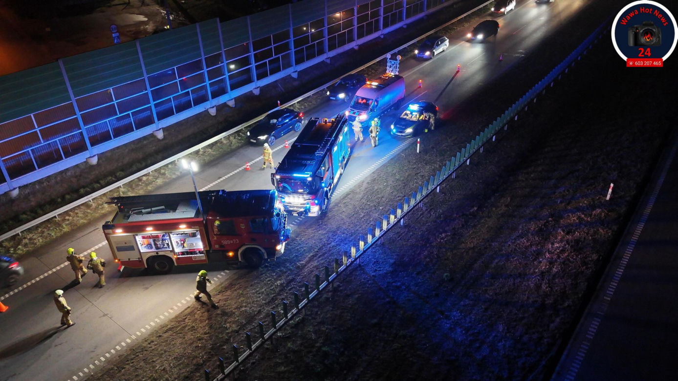 Dachowanie na S8. Jedna osoba trafiła do szpitala