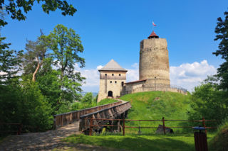 Wzgórze zamkowe w Czchowie zamknięte! Tysiące turystów musi poczekać do 2027