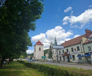 To miasto w woj. świętokrzyskim ma jeden z najpiękniejszych rynków. Czaruje też zabytkową kaplicą