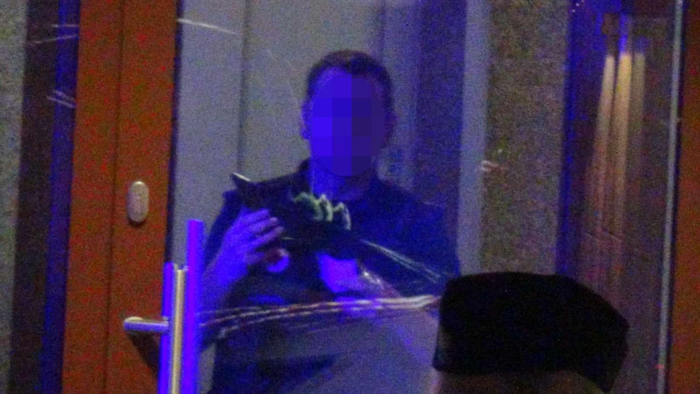 Atak nożownika na Woli. Ranny przebiegł kilkaset metrów i padł na ziemię. Zatrzymali jedną osobę, trwa akcja policji