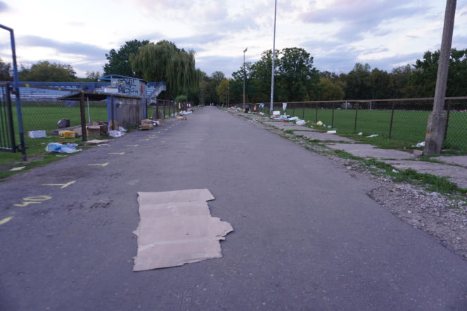 Brud po bazarze na warszawskiej Woli