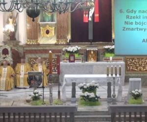 Ksiądz z Mińska upomniany za msze na 100 osób