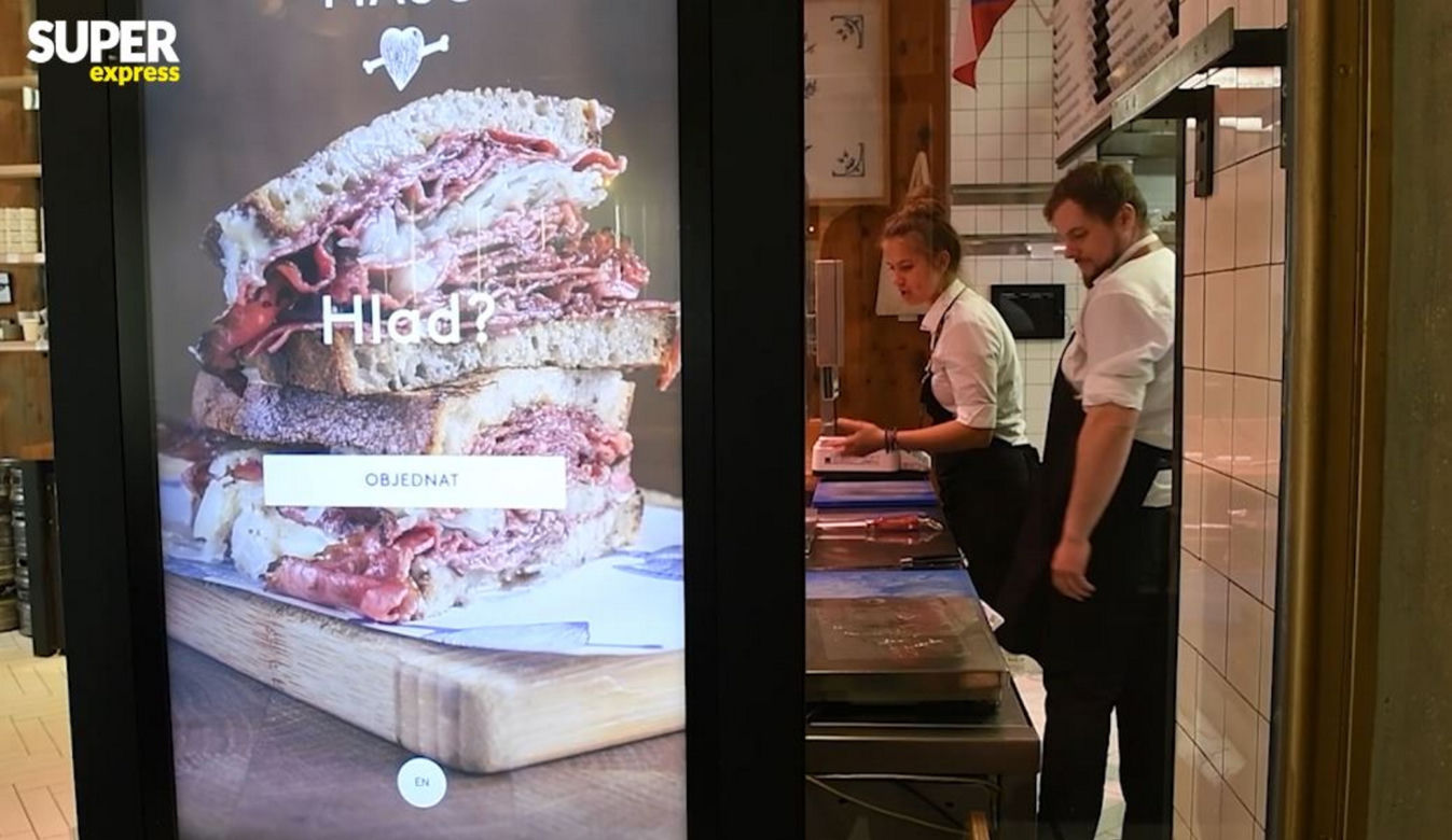 Przed meczem Czechy - Polska testujemy w Pradze najlepszego burgera w Europie