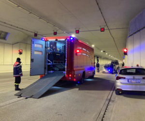 Pożar autobusu w tunelu POW. Wielki ogień i kłęby dymu na Ursynowie