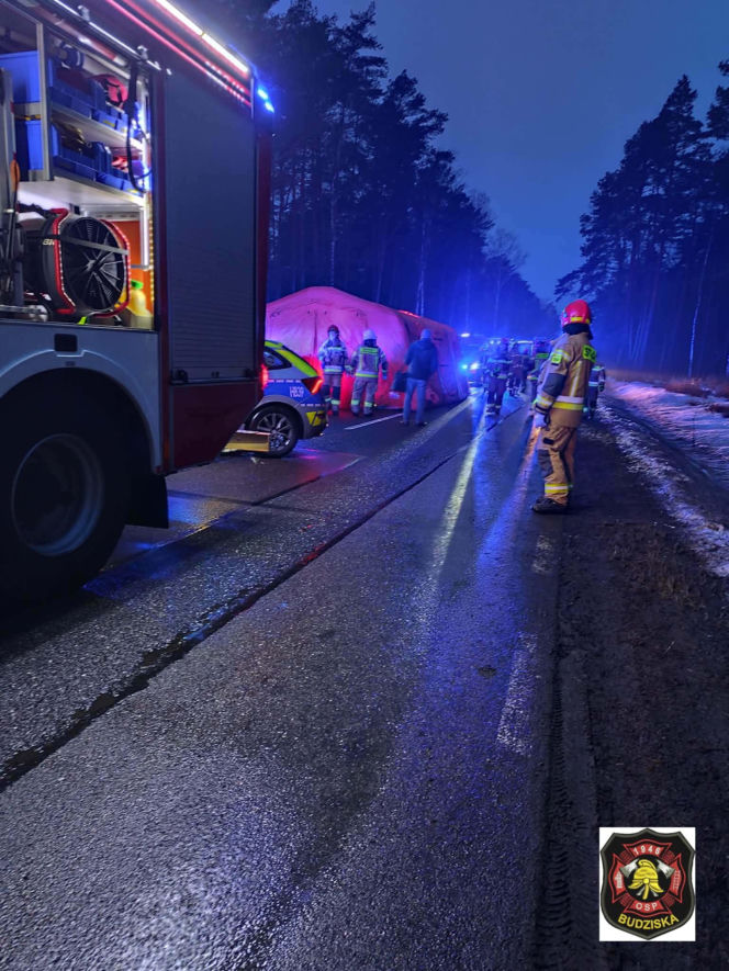 Na trasie Węgrów-Łochów na DK 62 doszło do wypadku z udziałem autokaru