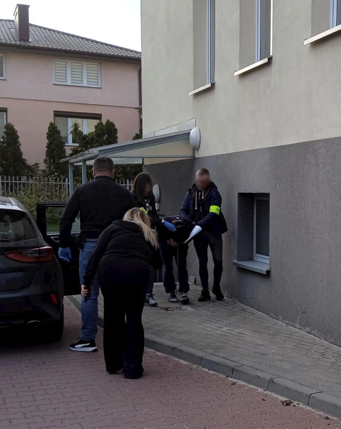 Atak na wójt Starej Kornicy. Mężczyzna usłyszał zarzuty