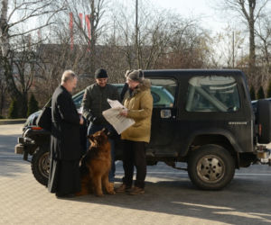 Komisarz Alex 5 sezon odcinek 56 (odc 4). Ksiądz Adam (Aleksander Mikołajczak), Michał Orlicz (Antoni Pawlicki), Ryszard Puchała (Ireneusz Czop)