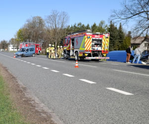 Osobówka zepchnęła busa do rowu