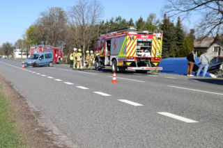 Osobówka zepchnęła busa do rowu