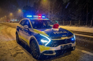 Policjanci zatrzymali Świętego Mikołaja. Za problem z saniami