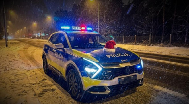 Policjanci zatrzymali Świętego Mikołaja. Za problem z saniami