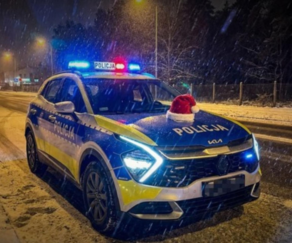 Policjanci zatrzymali Świętego Mikołaja. Za problem z saniami