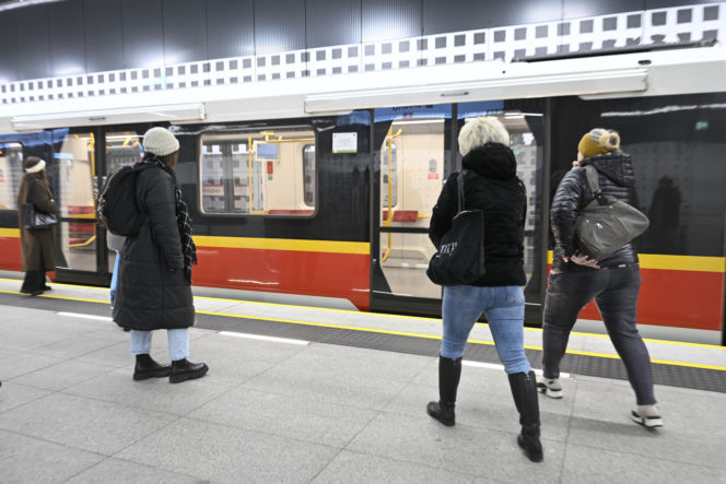 Koniec ze spaniem na siedzeniach w komunikacji miejskiej. Radni przegłosowali uchwałę